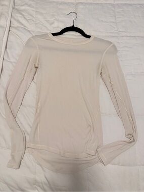 Lululemon hold tight long sleeve cream size 2